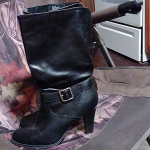 Black heeled boots